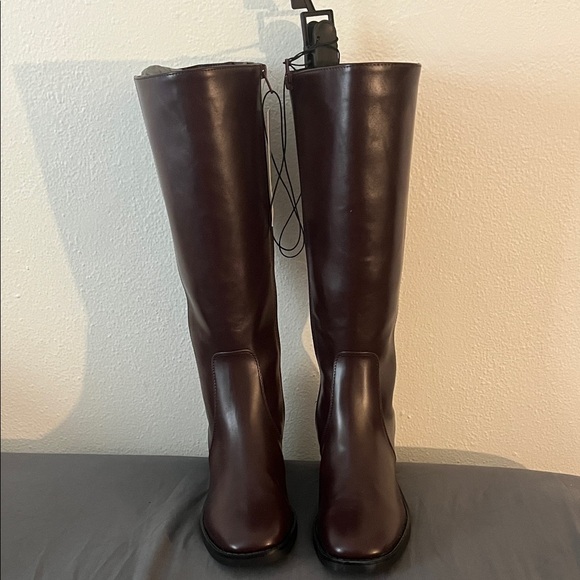 Shoes - Elegant Brown Knee-High Leather Boots
